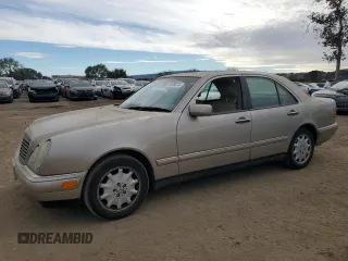 1998 Mercedes-Benz E-Class with VIN WDBJF65F2WA655345, listed as a Copart auction lot 81638574 with 159,554 mi miles and Clean Title. Bid and sale history available at carsss.com. Image 1.