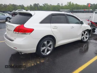 2010 Toyota Venza with VIN 4T3BK3BB0AU040935, listed as a IAAI auction lot 41976670 with 96,861 mi miles. Bid and sale history available at carsss.com. Image 4.