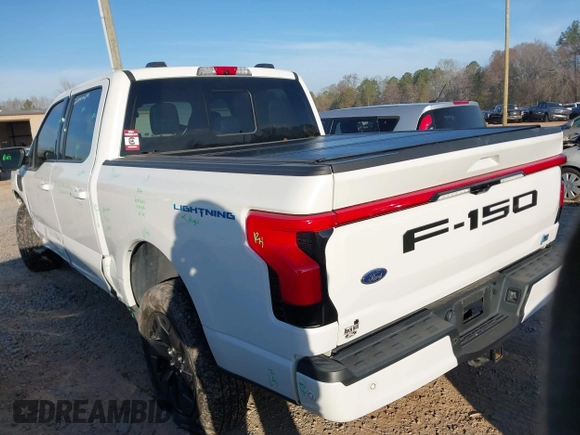 2022 Ford F-150 Lightning Pro with VIN 1FTVW1EV4NWG04301, listed as a IAAI auction lot 41821787 with 38,417 mi miles and . Bid and sale history available at DreamBid. Image 3.