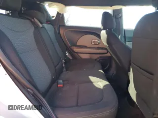 2018 Kia Soul + with VIN KNDJP3A50J7569533, listed as a Copart auction lot 46692825 with 93,506 mi miles and Salvage Title. Bid and sale history available at carsss.com. Image 11.