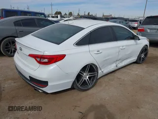 2015 Hyundai Sonata SE z VIN 5NPE24AFXFH235205, wystawiony jako IAAI lot #41596454 z przebiegiem 66 461 mil mil oraz . Historia ofert i sprzedaży dostępna na DreamBid. Obrazek 4.