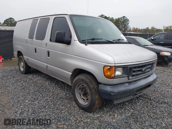 2005 Ford Econoline Cargo with VIN 1FTRE14W85HA67080, listed as a IAAI auction lot 40910996 with 599,247 mi miles. Bid and sale history available at carsss.com. Image 1.