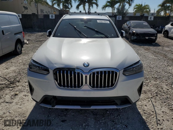 2024 BMW X3 sDrive30i with VIN WBX47DP00RN315605, listed as a Copart auction lot 42827025 with 1,792 mi miles and Salvage Title. Bid and sale history available at DreamBid. Image 5.