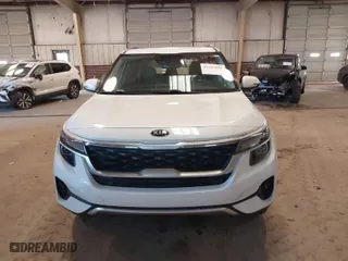 2021 Kia Seltos EX with VIN KNDERCAA2M7171012, listed as a IAAI auction lot 41323016 with NaN miles. Bid and sale history available at carsss.com. Image 13.