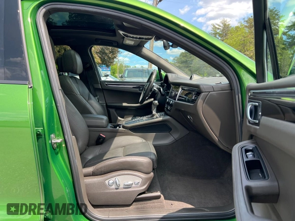 2019 Porsche Macan with VIN WP1AA2A59KLB09077, listed as a Copart auction lot 59614375 with 76,786 mi miles and Clean title. Bid and sale history available at DreamBid. Image 5.