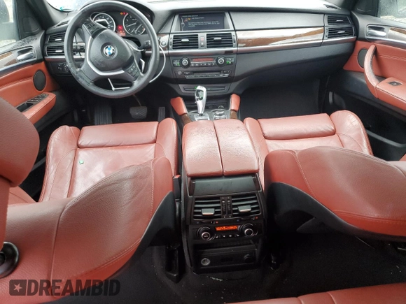 2013 BMW X6 xDrive35i z VIN 5UXFG2C55DL788611, wystawiony jako Copart lot #50972395 z przebiegiem 131 755 mil mil oraz Szkoda całkowita • Salvage title. Historia ofert i sprzedaży dostępna na DreamBid. Obrazek 8.