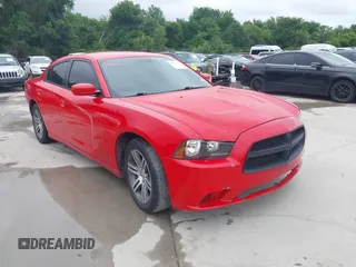 2014 Dodge Charger RT z VIN 2C3CDXCT8EH370054, wystawiony jako IAAI lot #42490646 z przebiegiem 158 808 mil mil oraz . Historia ofert i sprzedaży dostępna na DreamBid. Obrazek 1.