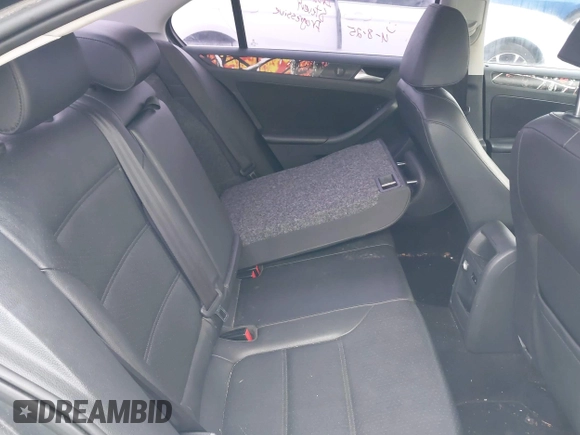 2013 Volkswagen Jetta SE with VIN 3VWDP7AJ2DM418282, listed as a IAAI auction lot 42100785 with 131,383 mi miles and . Bid and sale history available at DreamBid. Image 8.