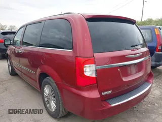 2015 Chrysler Town & Country Touring-L with VIN 2C4RC1CG6FR582911, listed as a IAAI auction lot 42117864 with 137,689 mi miles. Bid and sale history available at carsss.com. Image 3.