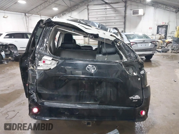 2011 Toyota Sienna SE with VIN 5TDXK3DC1BS172813, listed as a IAAI auction lot 41643352 with 172,385 mi miles. Bid and sale history available at carsss.com. Image 17.
