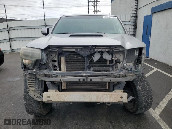 2015 Toyota Tacoma PreRunner with VIN 3TMKU4HN8FM046637, listed as a Copart auction lot 44077295 with 200,737 mi miles and Salvage title. Bid and sale history available at DreamBid. Image 5.