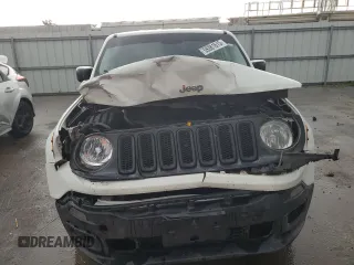 2017 Jeep Renegade Sport with VIN ZACCJBAB3HPE58322, listed as a Copart auction lot 59381615 with 140,437 mi miles and Salvage title. Bid and sale history available at DreamBid. Image 5.