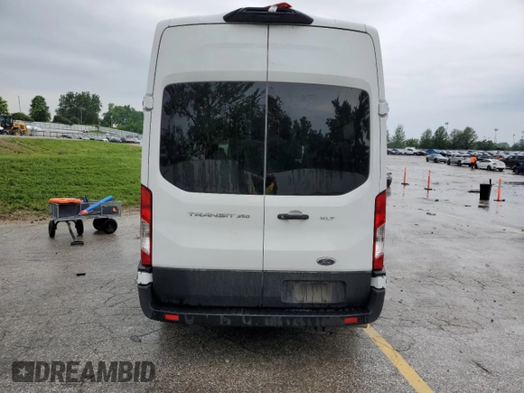 2025 Ford Transit Passenger XL with VIN 1FBAX2X83SKA19726, listed as a Copart auction lot 59671445 with 5,704 mi miles and Clean title. Bid and sale history available at DreamBid. Image 6.