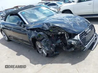 2022 Audi A5 Cabriolet Premium Plus z VIN WAUWAGF59NN000525, wystawiony jako IAAI lot #42346978 z przebiegiem 31 590 mil mil oraz . Historia ofert i sprzedaży dostępna na DreamBid. Obrazek 1.