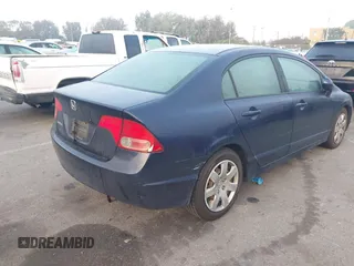 2006 Honda Civic LX z VIN 1HGFA16526L129544, wystawiony jako IAAI lot #42391680 z przebiegiem 98 225 mil mil oraz . Historia ofert i sprzedaży dostępna na DreamBid. Obrazek 4.