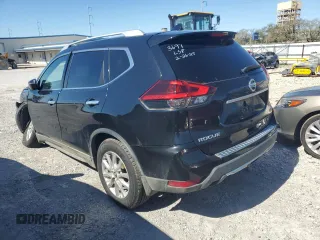 2018 Nissan Rogue SV z VIN KNMAT2MV8JP581561, wystawiony jako Copart lot #47267945 z przebiegiem 105 130 mil mil oraz Szkoda całkowita • Salvage title. Historia ofert i sprzedaży dostępna na DreamBid. Obrazek 2.
