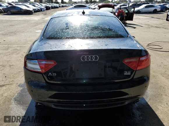 2009 Audi A5 z VIN WAUDK78T59A006979, wystawiony jako Copart lot #56527855 z przebiegiem 126 827 mil mil oraz Szkody całkowita. Historia ofert i sprzedaży dostępna na DreamBid. Obrazek 6.