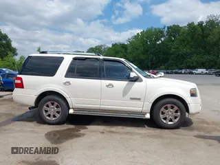 2008 Ford Expedition Limited с VIN 1FMFU205X8LA00518, выставлен на аукционе IAAI как лот 42255630 с пробегом 189 808 миль миль и . История ставок и продаж доступна на DreamBid. Изображение 13.