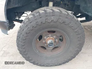 2003 Ford F-250 XL with VIN 1FTNW21PX3EC38733, listed as a IAAI auction lot 38904279 with 293,915 mi miles and . Bid and sale history available at DreamBid. Image 15.