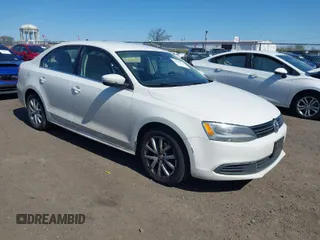2013 Volkswagen Jetta Sedan SE with VIN 3VWDP7AJ6DM200247, listed as a IAAI auction lot 41989516 with 205,482 mi miles. Bid and sale history available at carsss.com. Image 1.