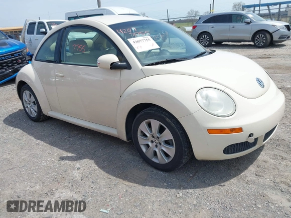 2009 Volkswagen New Beetle Coupe S with VIN 3VWPW31C89M502298, listed as a IAAI auction lot 42077755 with 113,045 mi miles. Bid and sale history available at carsss.com. Image 1.