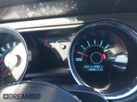 2013 Ford Mustang V6 with VIN 1ZVBP8EM0D5204477, listed as a IAAI auction lot 41009715 with 190,564 mi miles and . Bid and sale history available at DreamBid. Image 7.