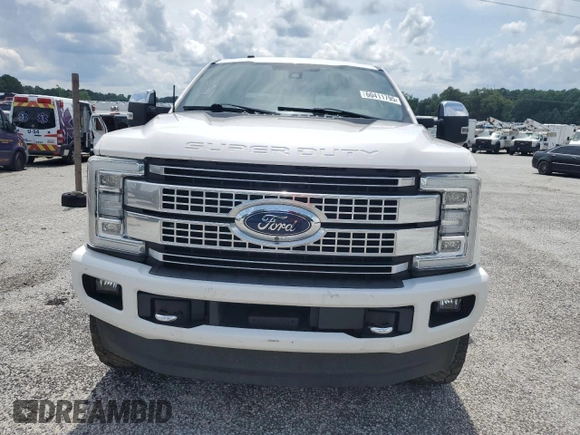 2018 Ford F-350 XL with VIN 1FT8W3BT4JEB87385, listed as a Copart auction lot 60411795 with 116,559 mi miles and Clean title. Bid and sale history available at DreamBid. Image 5.