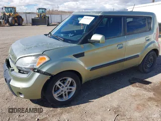 2010 Kia Soul + with VIN KNDJT2A2XA7163271, listed as a IAAI auction lot 41626221 with 108,884 mi miles. Bid and sale history available at carsss.com. Image 2.