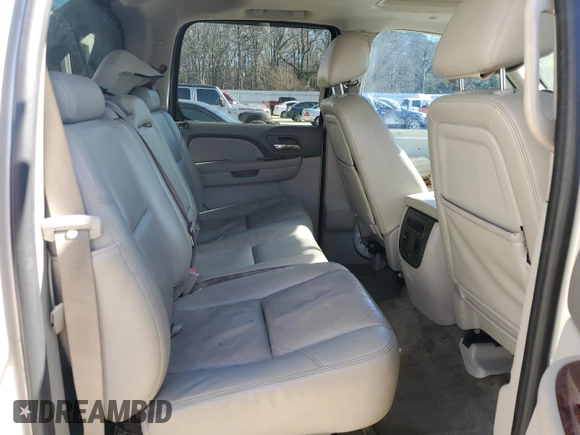 2010 Chevrolet Avalanche LTZ with VIN 3GNNCGE09AG186060, listed as a Copart auction lot 88727255 with 276,760 mi miles and Salvage Title. Bid and sale history available at DreamBid. Image 10.