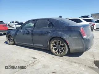 2016 Chrysler 300 S z VIN 2C3CCABG0GH244066, wystawiony jako Copart lot #46618685 z przebiegiem 136 549 mil mil oraz Szkoda całkowita • Salvage title. Historia ofert i sprzedaży dostępna na DreamBid. Obrazek 2.
