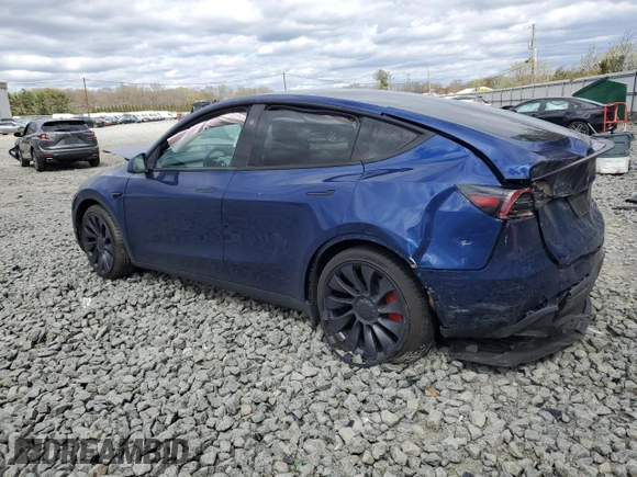 2024 Tesla Model Y Performance z VIN 7SAYGDEF6RA268195, wystawiony jako Copart lot #53211075 z przebiegiem Nie podano mil oraz Szkoda całkowita • Salvage title. Historia ofert i sprzedaży dostępna na DreamBid. Obrazek 2.
