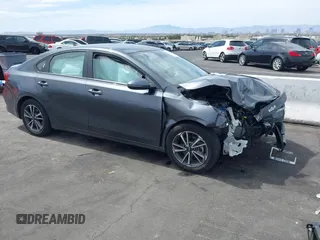 2023 Kia Forte LXS z VIN 3KPF24AD7PE512241, wystawiony jako IAAI lot #41907384 z przebiegiem 114 934 mil mil oraz . Historia ofert i sprzedaży dostępna na DreamBid. Obrazek 1.