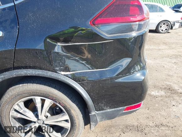 2018 Nissan Rogue SV z VIN 5N1AT2MV2JC851483, wystawiony jako IAAI lot #42082917 z przebiegiem 115 707 mil mil oraz . Historia ofert i sprzedaży dostępna na DreamBid. Obrazek 18.