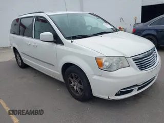 2013 Chrysler Town & Country Touring with VIN 2C4RC1BG4DR648838, listed as a IAAI auction lot 42004977 with 218,814 mi miles. Bid and sale history available at carsss.com. Image 1.