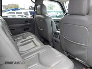 2005 Chevrolet Avalanche Z71 z VIN 3GNEK12Z25G222275, wystawiony jako IAAI lot #42616935 z przebiegiem 168 984 mil mil oraz . Historia ofert i sprzedaży dostępna na DreamBid. Obrazek 8.