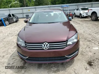 2014 Volkswagen Passat S z VIN 1VWAS7A33EC043895, wystawiony jako Copart lot #58200225 z przebiegiem 111 682 mil mil oraz Czysty tytuł • Clean title. Historia ofert i sprzedaży dostępna na DreamBid. Obrazek 5.