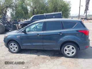 2019 Ford Escape S с VIN 1FMCU0F7XKUB11720, выставлен на аукционе IAAI как лот 41998032 с пробегом 149 058 миль миль и . История ставок и продаж доступна на DreamBid. Изображение 14.
