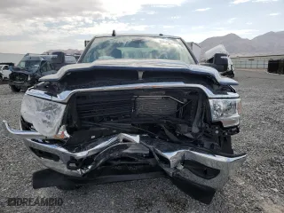 2024 Ram 2500 Big Horn with VIN 3C6UR5DJ2RG323442, listed as a Copart auction lot 53485605 with 4,542 mi miles and Clean Title. Bid and sale history available at carsss.com. Image 5.