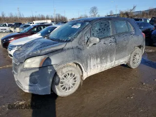 2016 Chevrolet Trax LS z VIN 3GNCJKSB9GL259983, wystawiony jako Copart lot #44947155 z przebiegiem 136 793 mil mil oraz Szkoda całkowita • Salvage title. Historia ofert i sprzedaży dostępna na DreamBid. Obrazek 1.