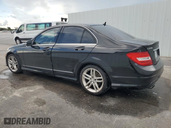 2014 Mercedes-Benz C 250 Sport z VIN WDDGF4HB7EA936280, wystawiony jako Copart lot #62165085 z przebiegiem 121 498 mil mil oraz Czysty tytuł • Clean title. Historia ofert i sprzedaży dostępna na DreamBid. Obrazek 2.