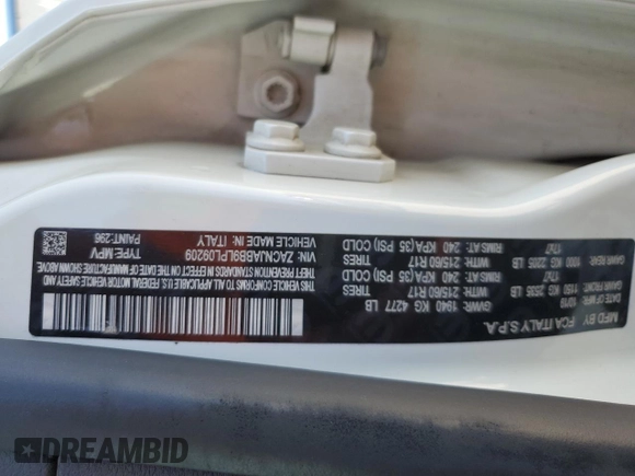 2020 Jeep Renegade Latitude with VIN ZACNJABB9LPL09209, listed as a Copart auction lot 58385545 with 69,459 mi miles and Salvage title. Bid and sale history available at DreamBid. Image 14.