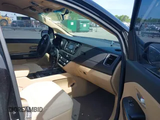 2015 Kia Sedona LX with VIN KNDMB5C17F6069139, listed as a IAAI auction lot 42064125 with 226,244 mi miles and . Bid and sale history available at DreamBid. Image 5.