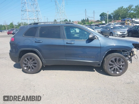 2021 Jeep Cherokee Latitude Lux z VIN 1C4PJMMX8MD205199, wystawiony jako IAAI lot #42556584 z przebiegiem 32 787 mil mil oraz . Historia ofert i sprzedaży dostępna na DreamBid. Obrazek 14.