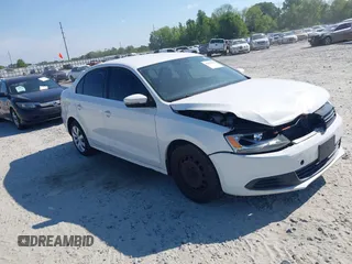 2013 Volkswagen Jetta SE with VIN 3VWDP7AJ2DM407606, listed as a IAAI auction lot 42028385 with 249,972 mi miles and . Bid and sale history available at DreamBid. Image 1.