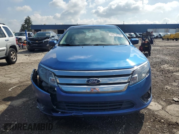 2012 Ford Fusion SE z VIN 3FAHP0HA8CR105701, wystawiony jako Copart lot #64073175 z przebiegiem 100 617 mil mil oraz Czysty tytuł • Clean title. Historia ofert i sprzedaży dostępna na DreamBid. Obrazek 5.