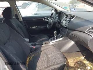 2017 Nissan Sentra S z VIN 3N1AB7AP0HY281191, wystawiony jako IAAI lot #42133599 z przebiegiem 74 441 mil mil oraz . Historia ofert i sprzedaży dostępna na DreamBid. Obrazek 5.