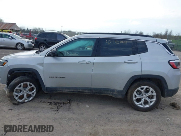 2024 Jeep Compass Latitude with VIN 3C4NJDBN0RT124448, listed as a IAAI auction lot 42150443 with 20,526 mi miles. Bid and sale history available at carsss.com. Image 14.