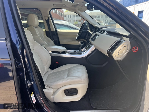 2014 Land Rover Range Rover Sport HSE with VIN SALWR2WF9EA321925, listed as a IAAI auction lot 42160723 with 137,961 mi miles. Bid and sale history available at carsss.com. Image 5.
