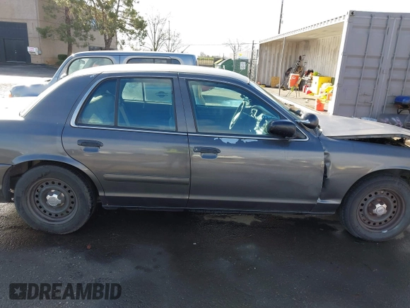 1999 Ford Crown Victoria Police с VIN 2FAFP71W9XX187581, выставлен на аукционе IAAI как лот 41522223 с пробегом 94 889 миль миль и . История ставок и продаж доступна на DreamBid. Изображение 13.
