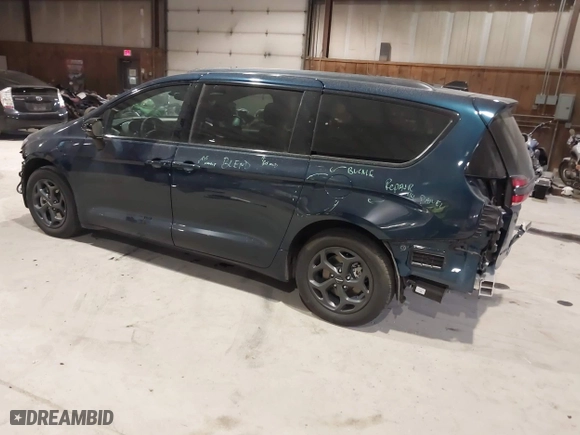 2023 Chrysler Pacifica Hybrid Limited with VIN 2C4RC1S74PR554723, listed as a IAAI auction lot 41317141 with 16,960 mi miles. Bid and sale history available at carsss.com. Image 3.